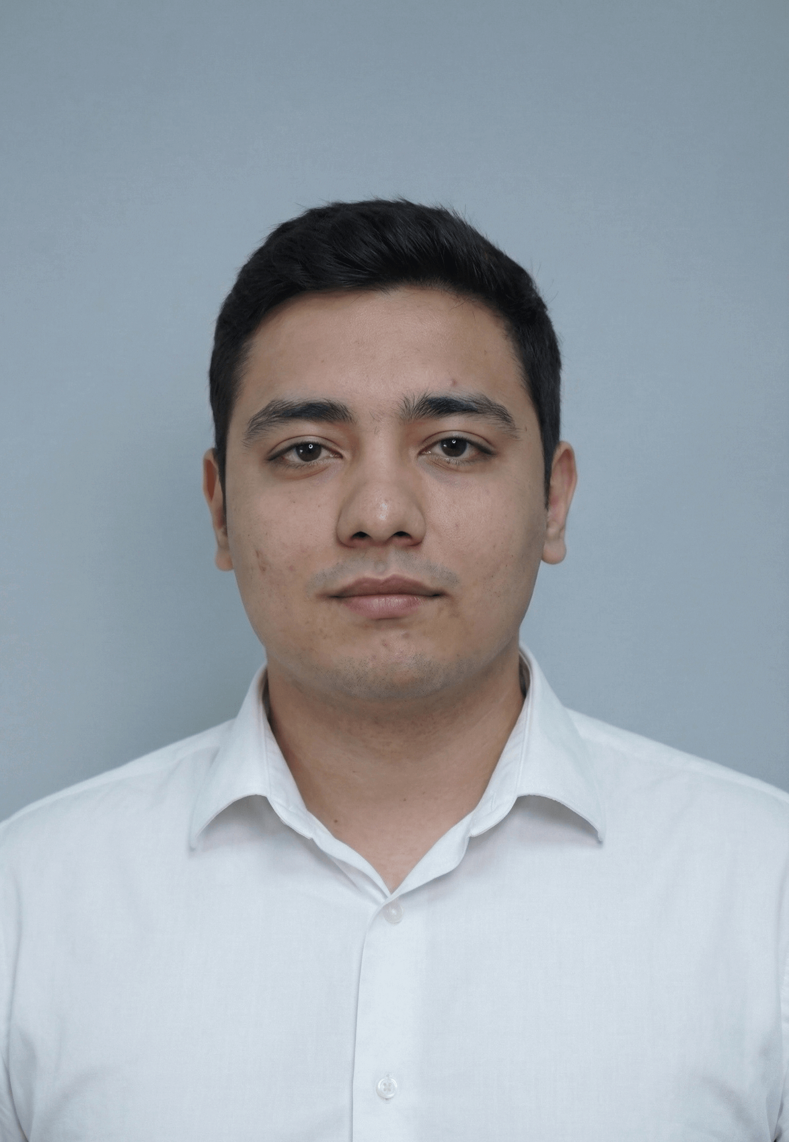 Зухуров Икром